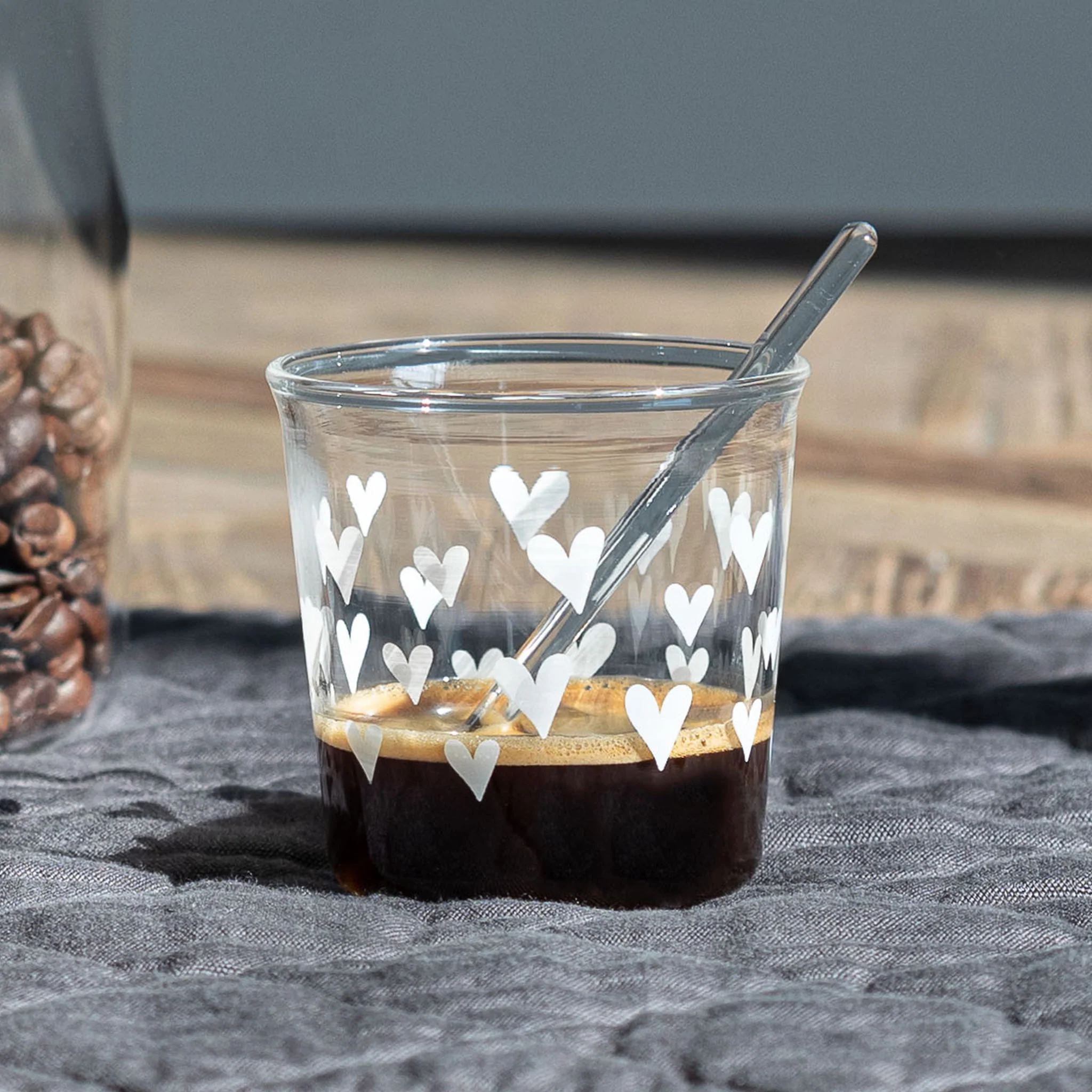 Set 4 bicchierini in vetro per Espresso con palettine – Cuori in bianco