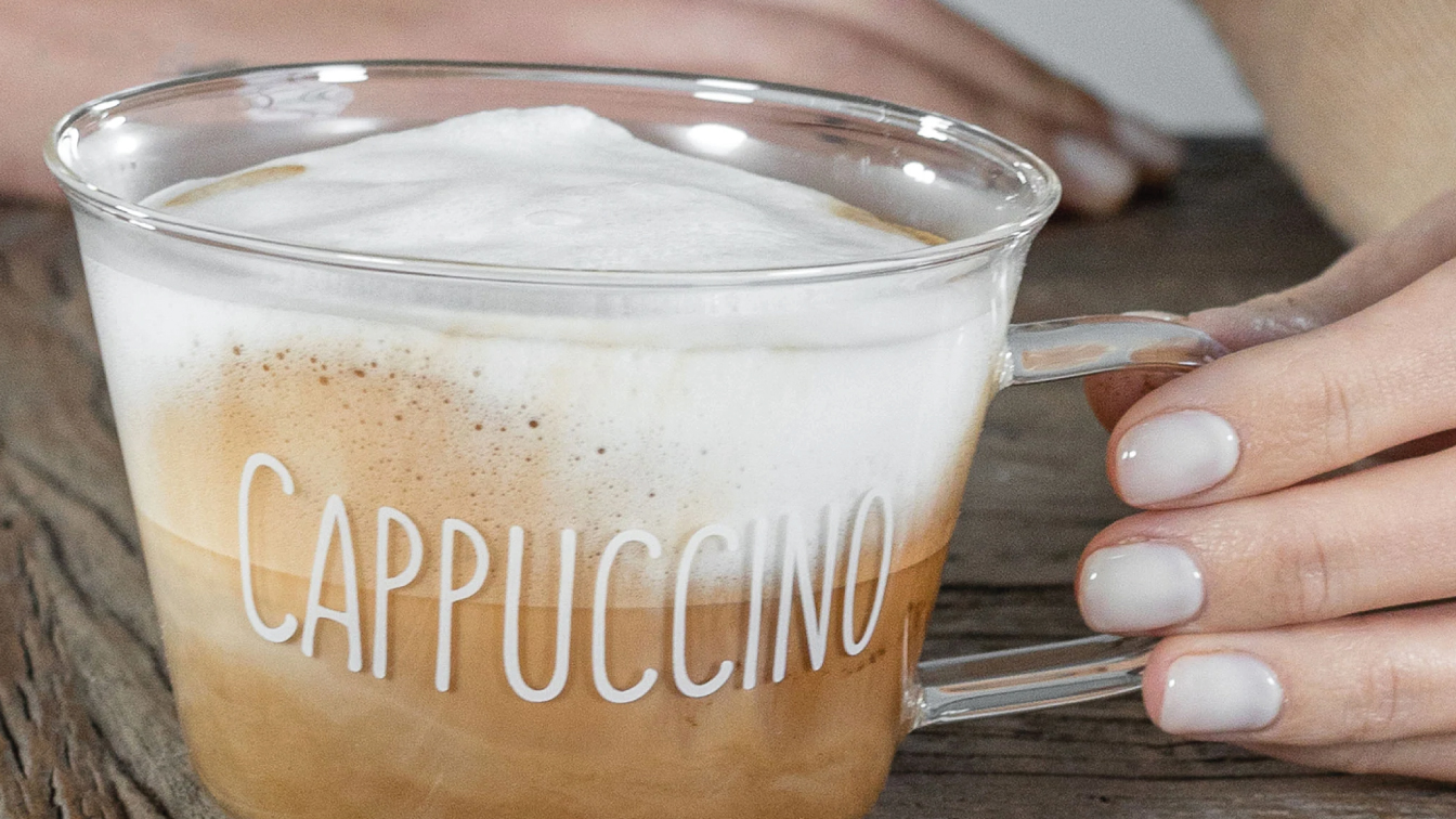 Scopri di più sull'articolo Cappuccino a casa come al bar? Con il montalatte si può!