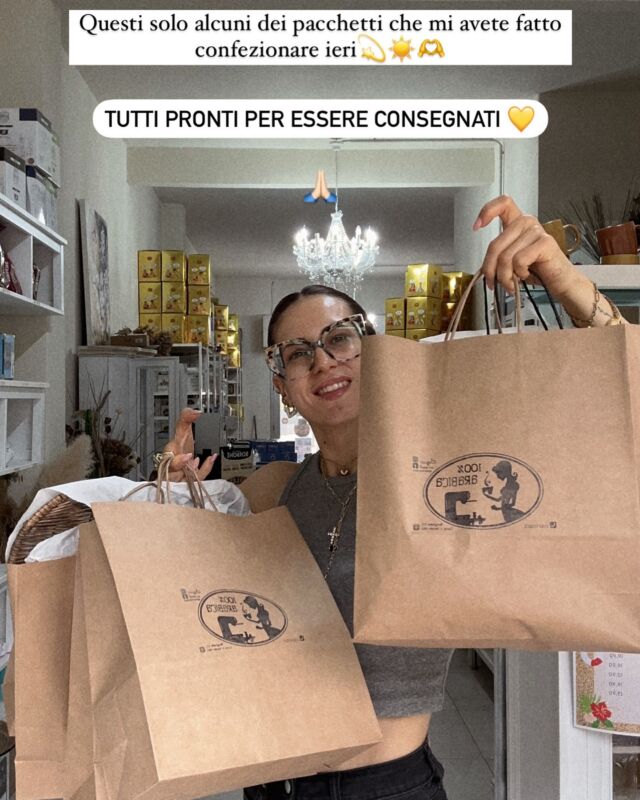 Voi risparmiate e io sono felice di confezionare i vostri regali♥️

Grazie di cuore ad ognuno di voi, in questi giorni mi state riempiendo il negozio e l’anima di gioia e soddisfazione 🫶

Vi aspetto con gli sconti fino al 50% 💫

#giftideas #gift #ideeregalo #articolidaregalo #100x100arabica #coffeeshop #liguria #liguriagram #borghettosantospirito